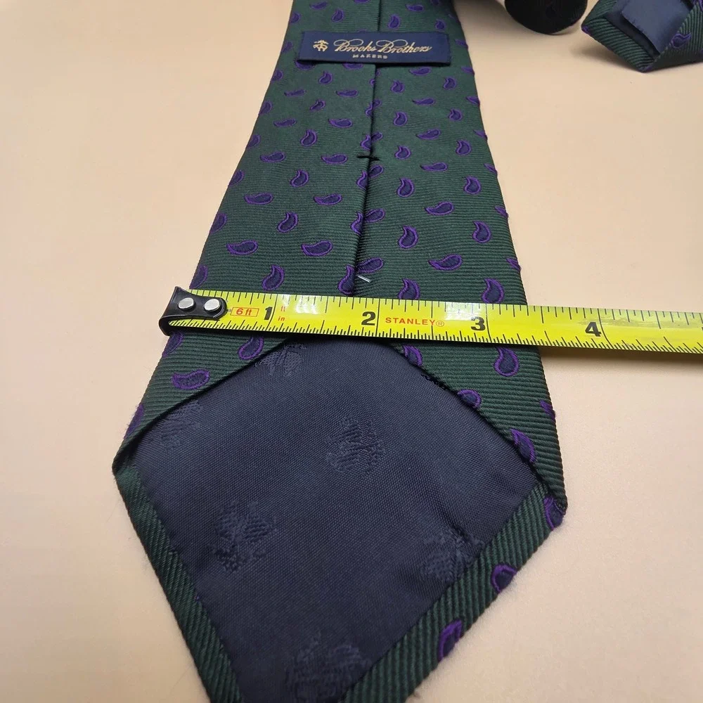 Brooks Brothers Makers Silk Tie Green Purple Paisley Teardrop Mens Necktie